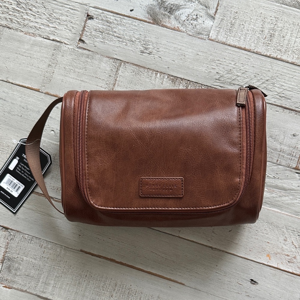 Perry Ellis Portfolio Brown LeatherTravel Bag NWT